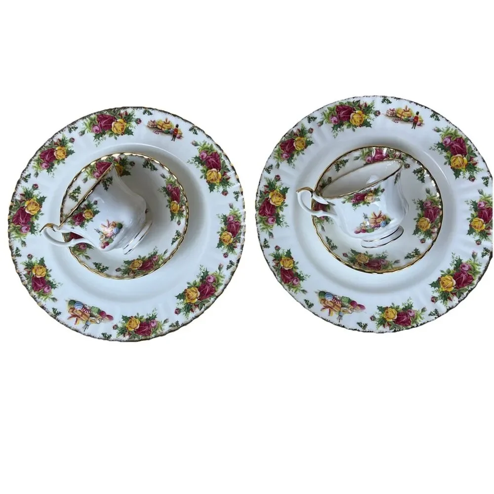 2 Sets Royal Albert‎ CHRISTMAS MAGIC Dinner Plate, Tea Cup & Saucer Bone China
